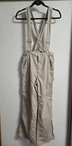 サロペットパンツ