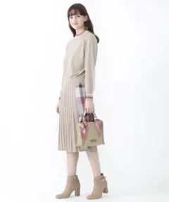 クレストブリッジ　ブルーレーベル　ベージュ ニット プリーツスカートセットアップ