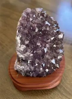 アメジスト　クラスター　アメジストドーム　紫水晶　天然石　土台付　909g