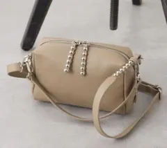 美品 【インフルエンサーほし企画】スタッズポシェット ショルダー