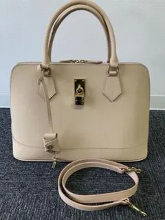 サマンサタバサ　ピンクベージュ ハンドバッグ ショルダーストラップ付き