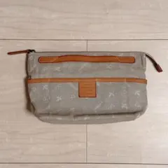 【美品】genten クロスパンチングインナースペース　クラッチ（ヌメベージュ）