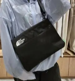新品＊ノースフェイス　スリムクロスバッグ　サコッシュ　ブラック