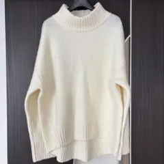 アイボリー ハイネックニット 長袖