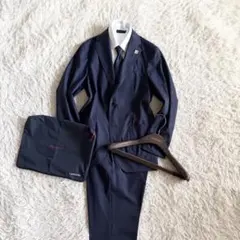 <24年モデル>LARDINI easy wear 最新ロゴ ネイビースーツ52 美品>LARDINI easy wear 新ロゴ ブラウン コットンスーツ48 - メルカリ