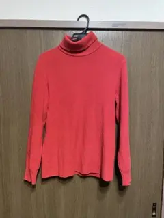 お*ん様 UNITED TOKYO 赤 タートルネックのサムネイル