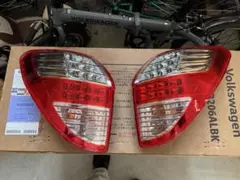トヨタ ヴァンガード 左右純正テールランプ 後期 赤色 ☆トヨタ ヴァンガード ACA33W ACA38W 後期 テールライト 左右