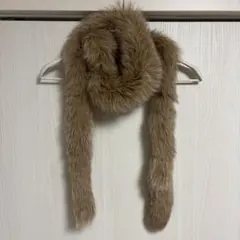 ベージュ ファーロングマフラー