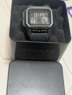 NIXON THE REGULUS デジタル腕時計 本体のサムネイル