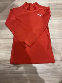 Puma 赤 長袖シャツ Umbro 白 ショートパンツ　黒インナーとスパッツ