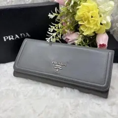 PRADA プラダ 長財布 ライトグリーン ロゴ カードスリットストラップ 
