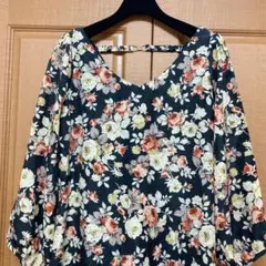 花柄ワンピース　ブラック　クラシック　レトロ　Aライン