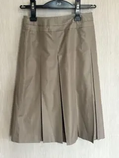 ベージュ プリーツスカート ひざ丈　ナチュラルビューティーベーシック