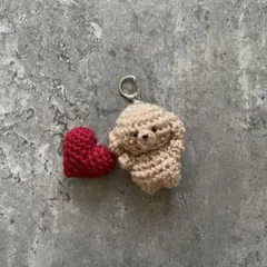 プードルとハートのあみぐるみキーホルダー