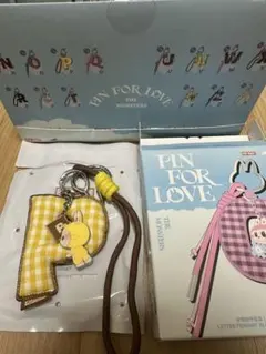 ラブブ PIN FOR LOVE イニシャル キーリング【P】