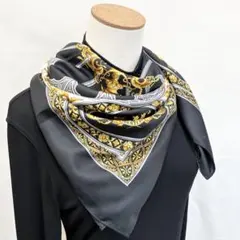 3-22.美品　バロックデザイン&エンブレムモチーフ　シルクスカーフ　ネイビー