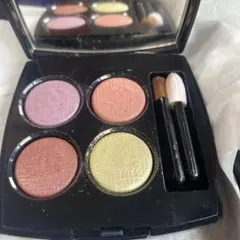 CHANEL 2個 美品　　MAC 1個　アイシャドウ　ルージュポーチ付き