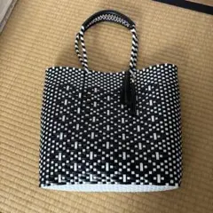値下げ‼︎美品‼︎ 編み込みデザインのかごトート