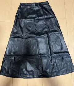 フェイクレザー ロングスカート ブラックのサムネイル