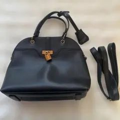 黒バック ハンドバッグ