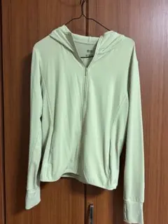 ユニクロエアリズムUVカットメッシュパーカーレディース