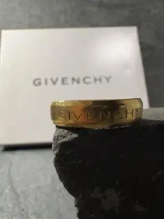 Givenchyゴールドリング22号前後