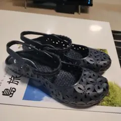 サンダル　花　カットワーク