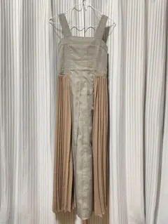 【 超美品 】ベージュワンピース プリーツ [ M ] 〈 1回着用 〉