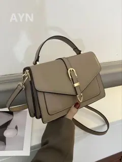 AYN ベージュ ショルダーバッグ