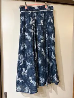 アプワイザーリッシェ花柄 フレアスカート ネイビー新品のサムネイル
