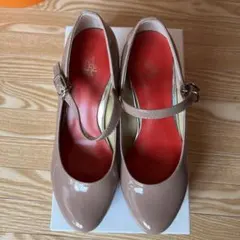 KIBERA ベージュ エナメル パンプス 22.5cmＬのサムネイル