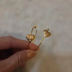 ハート型フープピアス ストーン付き