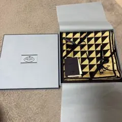 PRADA シルクスカーフ トライアングルロゴ