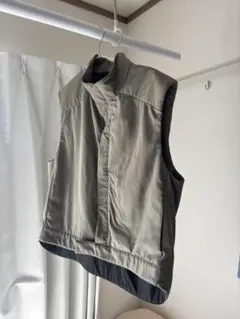 PRADA グレー ベスト