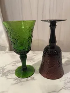 緑と紫の装飾的ワイングラス2個セット