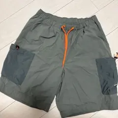 HELLY HANSEN ショートパンツ カーゴショーツ Mサイズのサムネイル