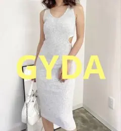 GYDA サイドオープン Vネックリブニットワンピース