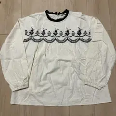 サマンサモスモス　胸元スカラップ刺繍ブラウス