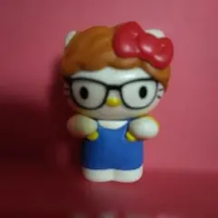 ハローキティ HIKAKIN眼鏡付きフィギュアのサムネイル