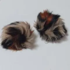 レオパード　ポンポン　フックピアス　ファー　ふわふわ　ヒョウ柄