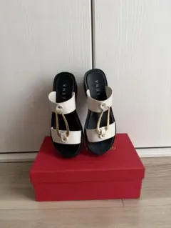 LENA サンダル ホワイト ゴールド金具