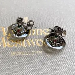 ヴィヴィアン プチ オーブ ピアス