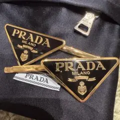 PRADA三角ロゴヘアピン 2個のサムネイル
