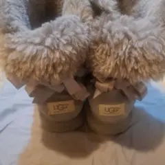 新品 未使用 UGG アグ ムートンブーツ リボン りぼん 39 24.5 - メルカリ