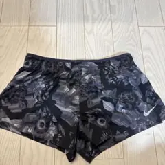 NIKE ショートパンツ　レディースMサイズ
