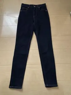 ウルトラストレッチスキニージーンズgu 64