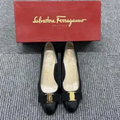 Salvatore Ferragamo 黒 リボン パンプス　６ 2/1 C