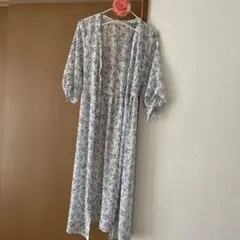 花柄パフスリーブミディ丈ワンピース　羽織り