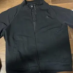 adidas 黒ジャケット 3本ラインデザイン
