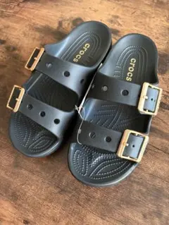 新品未使用 CROCSメタリックバックル サタデーサンダル 22cm黒ゴールド
